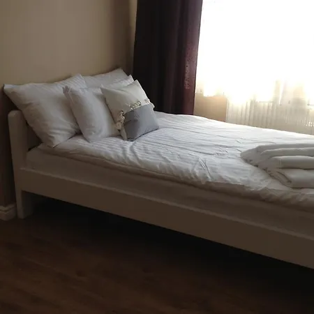 Karolina * 梅尔诺